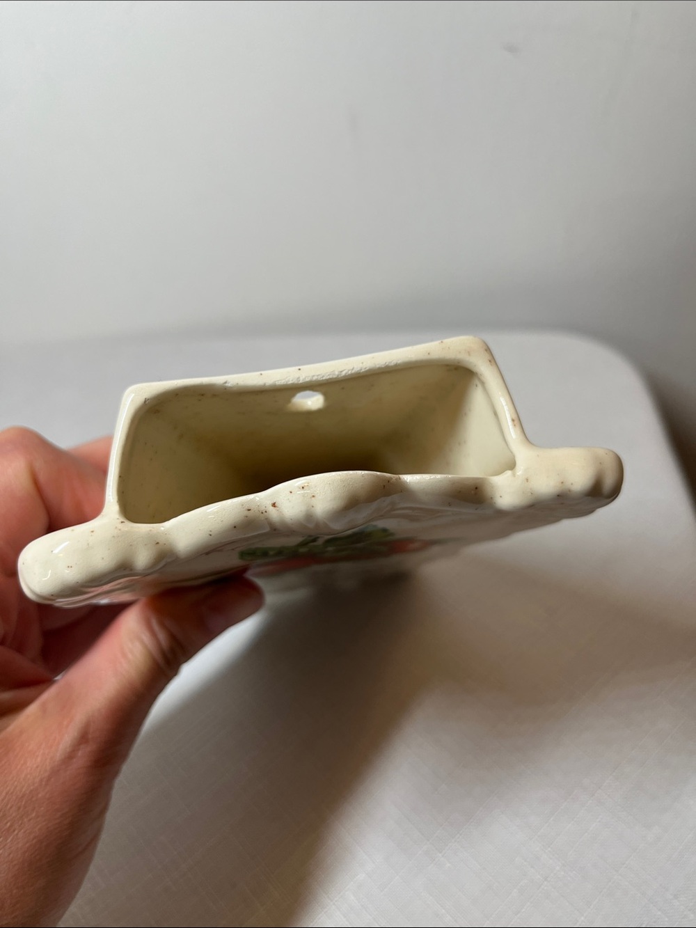 Vintage Ceramic Scissors Holder Rack with Apple Motif
Never lose your scissors! - Picture 2 of 11